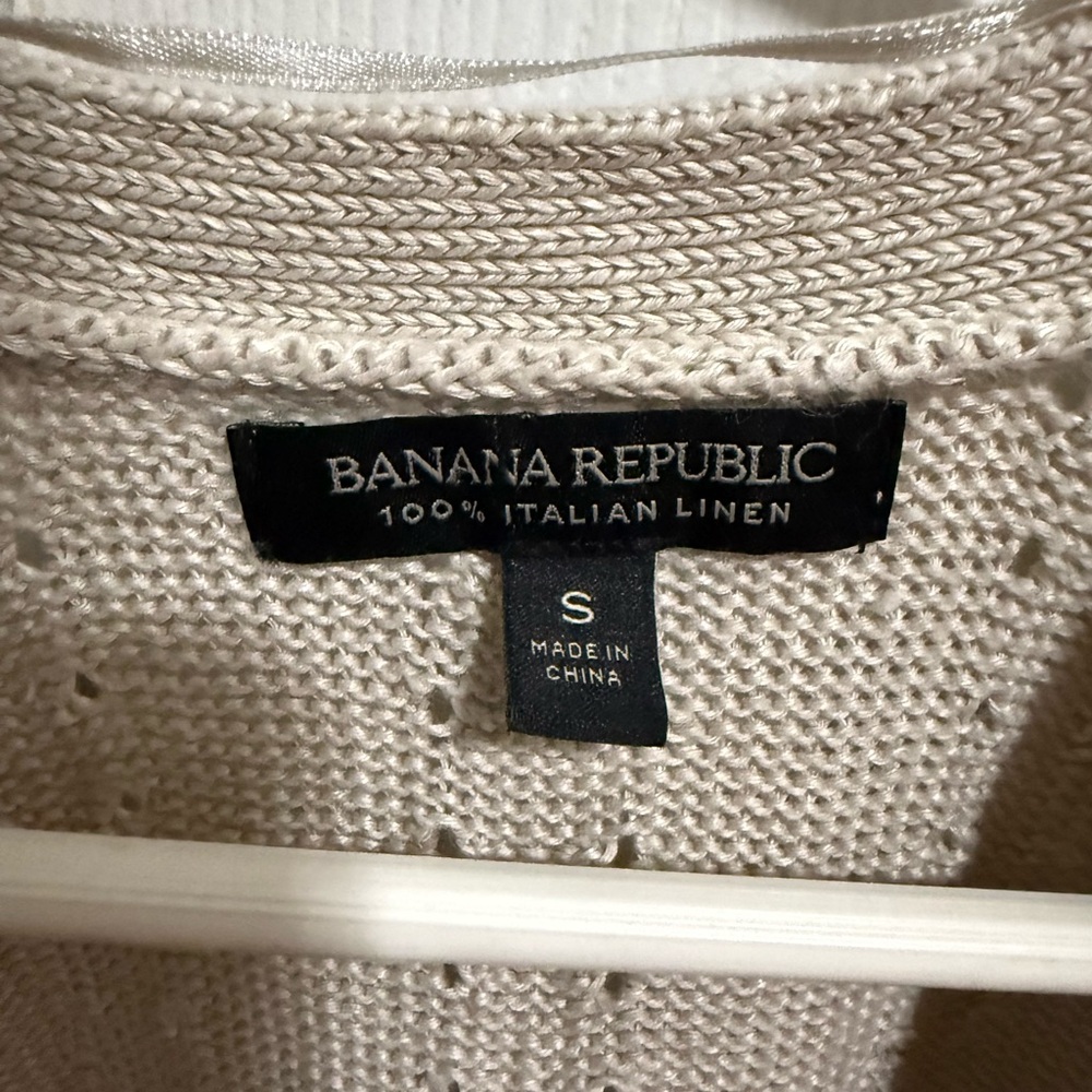 Banana Republic Women's Light Beige Knit Sweater